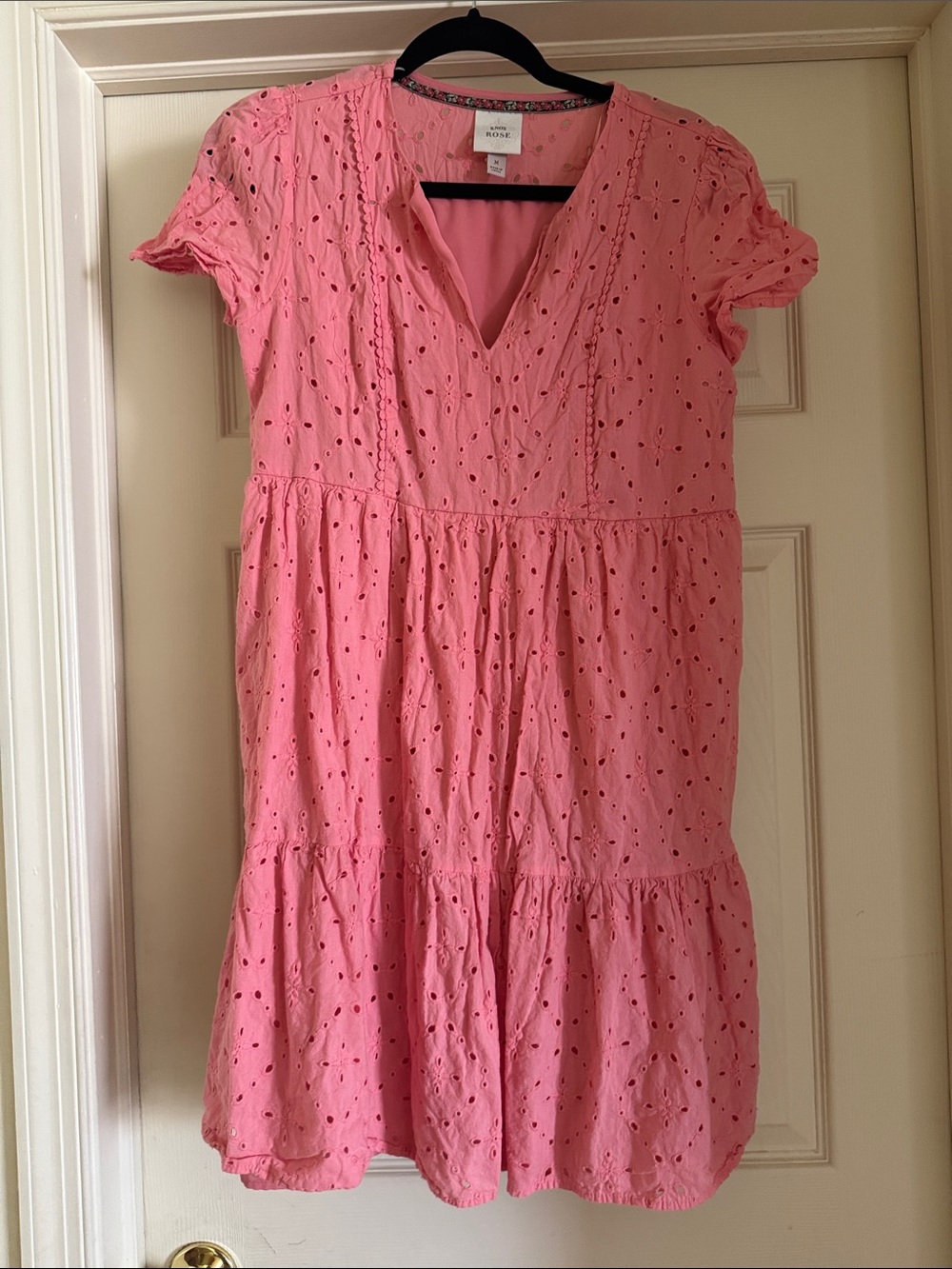 Women’s Eyelet Dress Size Medium Coral Pink Fully Lined Freshly Laundered